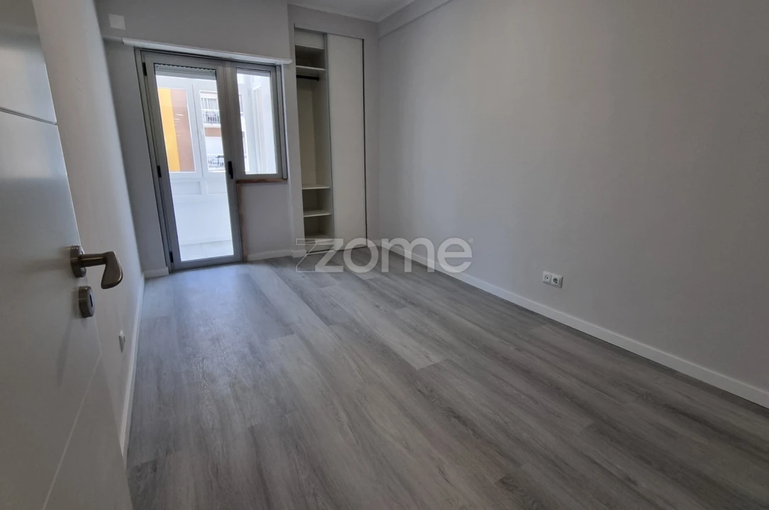 Apartamento T2 para Venda em Oeiras e São Julião da Barra, Paço de Arcos e Caxias Foto 7