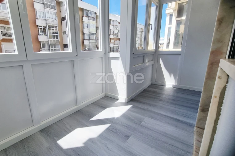 Apartamento T2 para Venda em Oeiras e São Julião da Barra, Paço de Arcos e Caxias Foto 5
