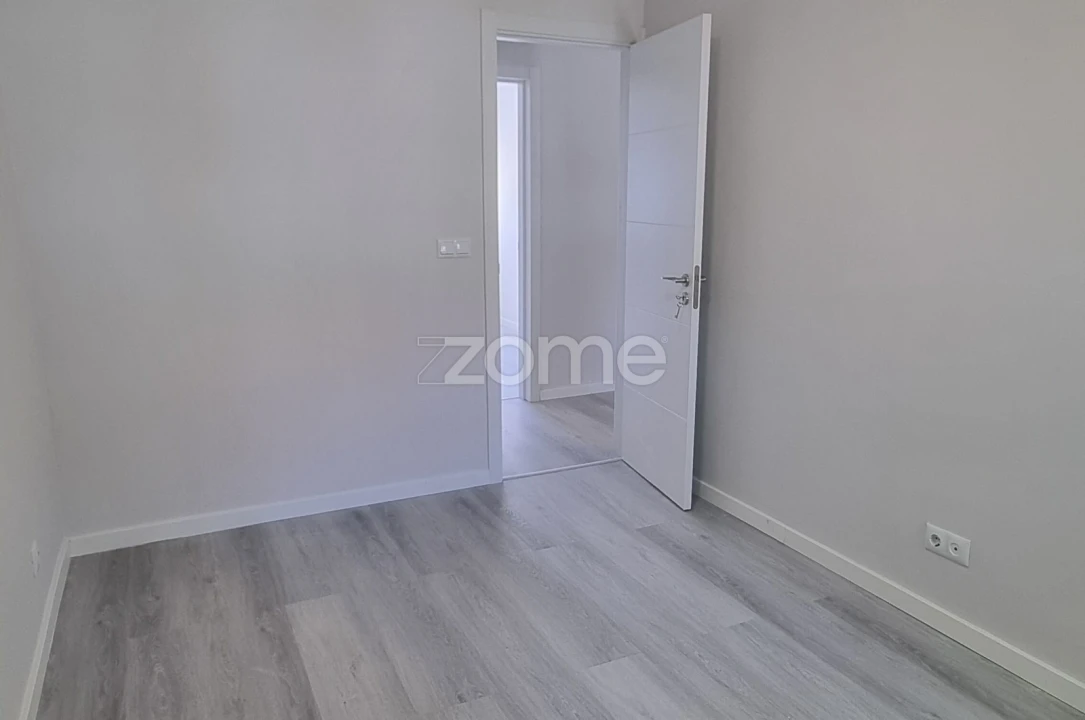 Apartamento T3 para Venda em Laranjeiro e Feijó Foto 12