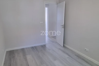 Apartamento T3 para Venda em Laranjeiro e Feijó