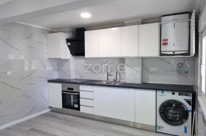 Apartamento T3 para Venda em Laranjeiro e Feijó