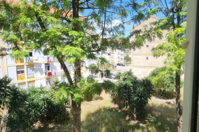 Apartamento T3 para Venda em Laranjeiro e Feijó