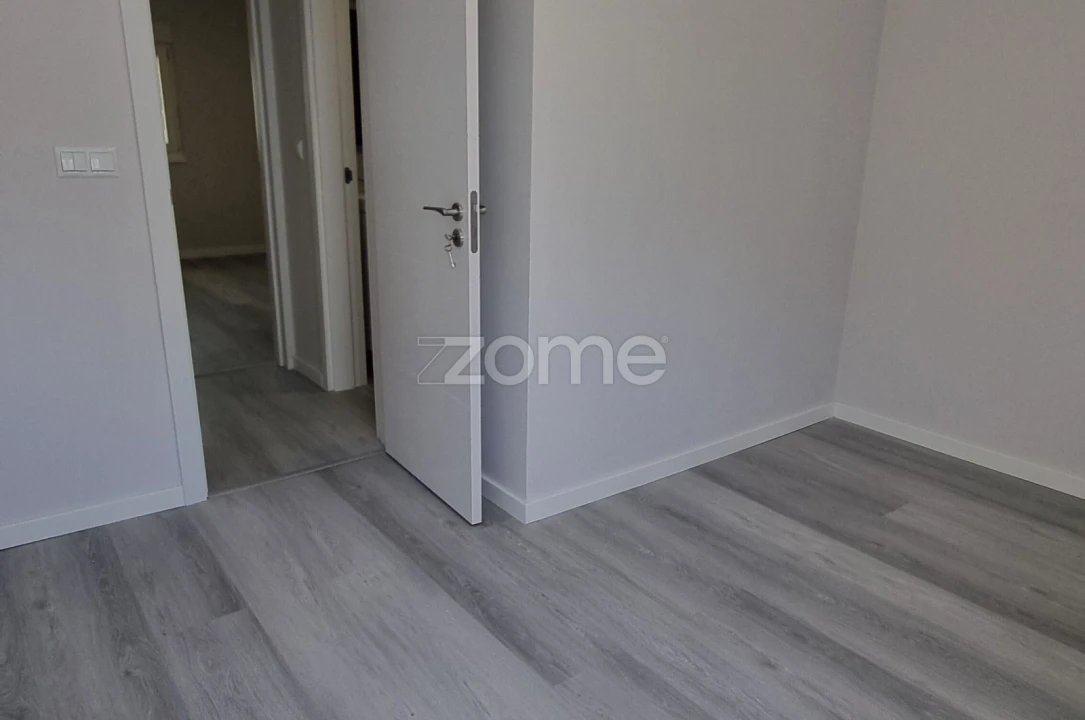 Apartamento T3 para Venda em Laranjeiro e Feijó Foto 11