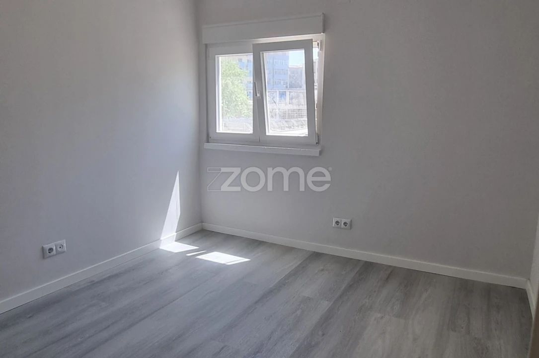 Apartamento T3 para Venda em Laranjeiro e Feijó Foto 5