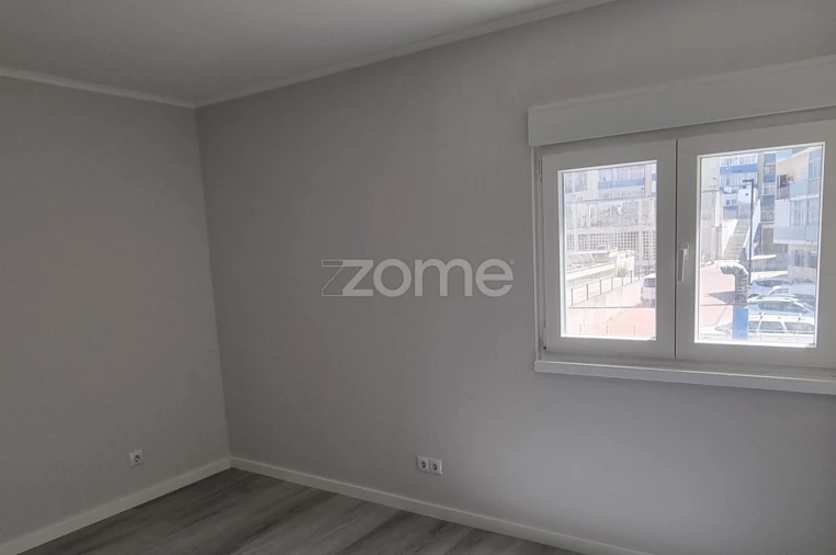 Apartamento T3 para Venda em Laranjeiro e Feijó Foto 10
