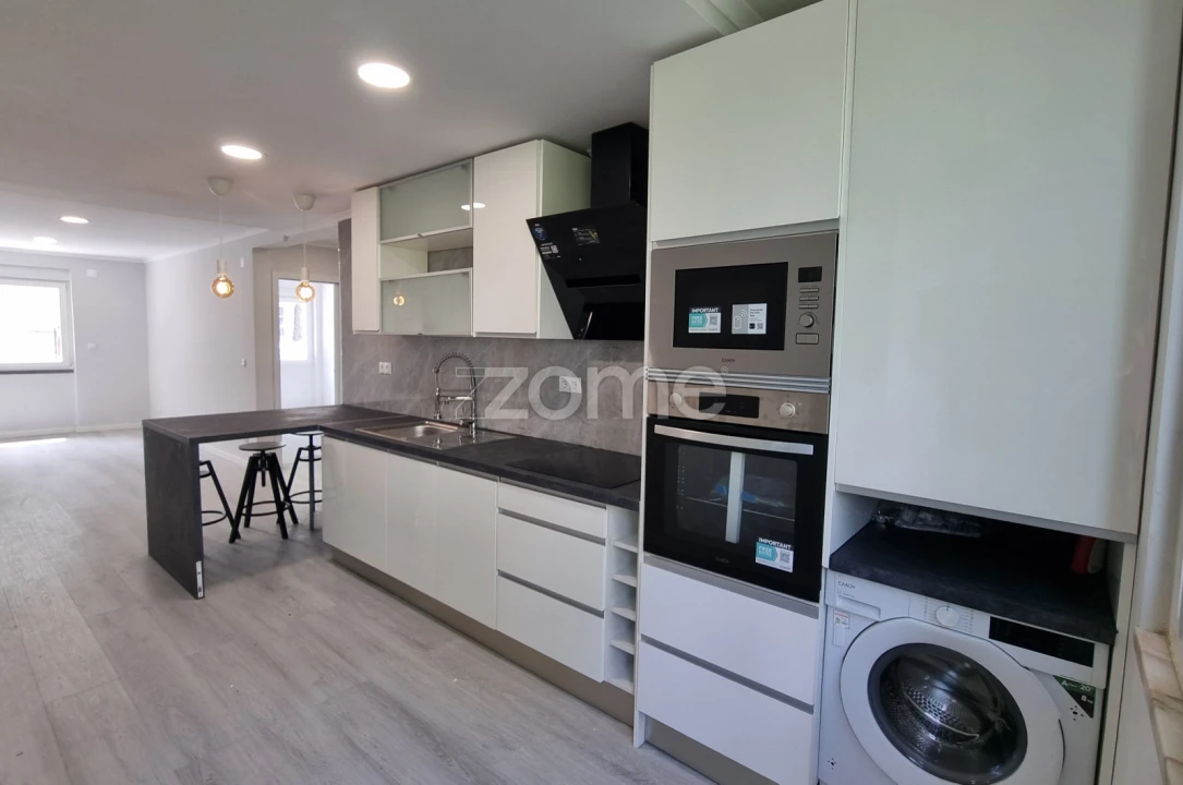 Apartamento T2 para Venda em Benfica Foto 4