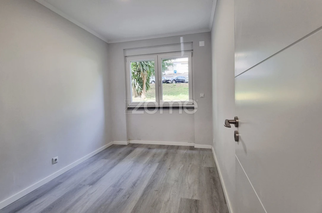 Apartamento T2 para Venda em Benfica Foto 9