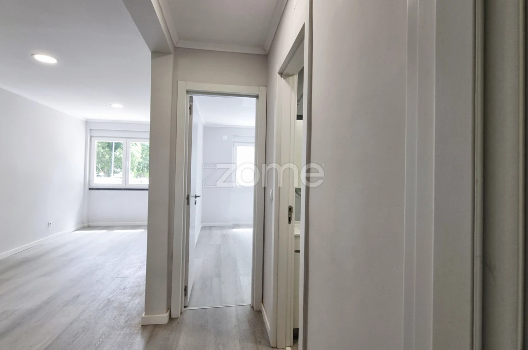 Apartamento T2 para Venda em Benfica Foto 8