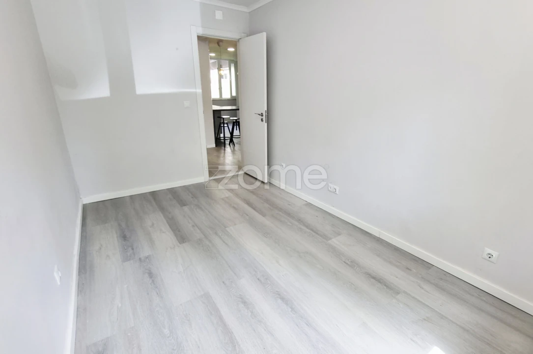 Apartamento T2 para Venda em Benfica Foto 12