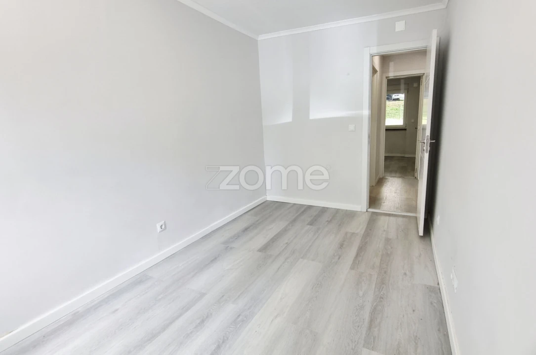 Apartamento T2 para Venda em Benfica Foto 13