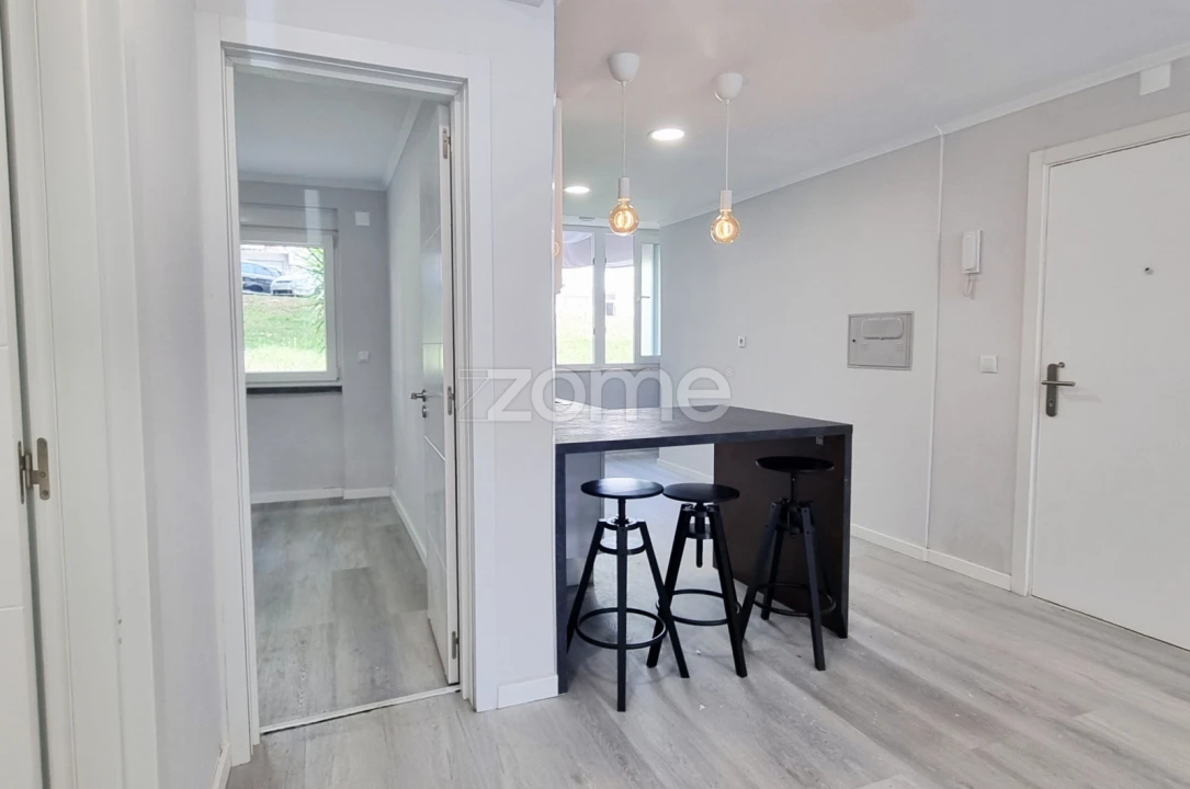 Apartamento T2 para Venda em Benfica Foto 1