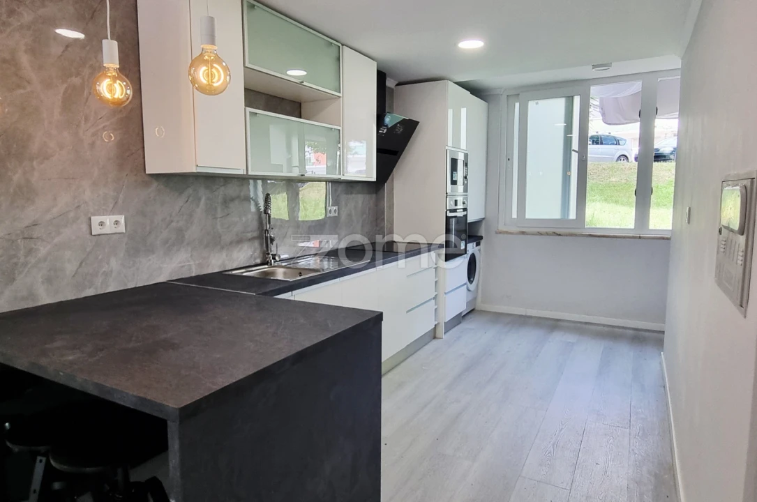 Apartamento T2 para Venda em Benfica Foto 5