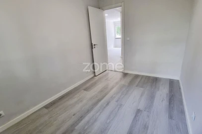 Apartamento T2 para Venda em Benfica