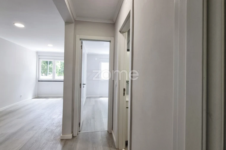 Apartamento T2 para Venda em Benfica Foto 8