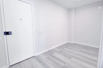 Apartamento T1 para Venda em Venteira