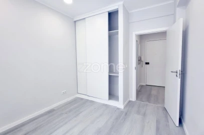Apartamento T1 para Venda em Venteira
