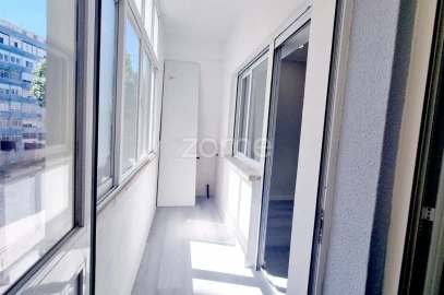 Apartamento T1 para Venda em Venteira