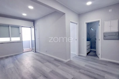Apartamento T1 para Venda em Venteira