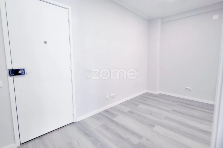 Apartamento T1 para Venda em Venteira Foto 7