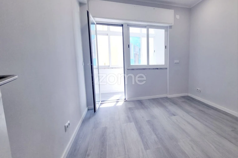 Apartamento T1 para Venda em Venteira Foto 9
