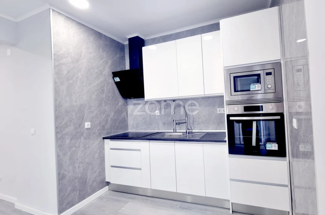 Apartamento T1 para Venda em Venteira Foto 2