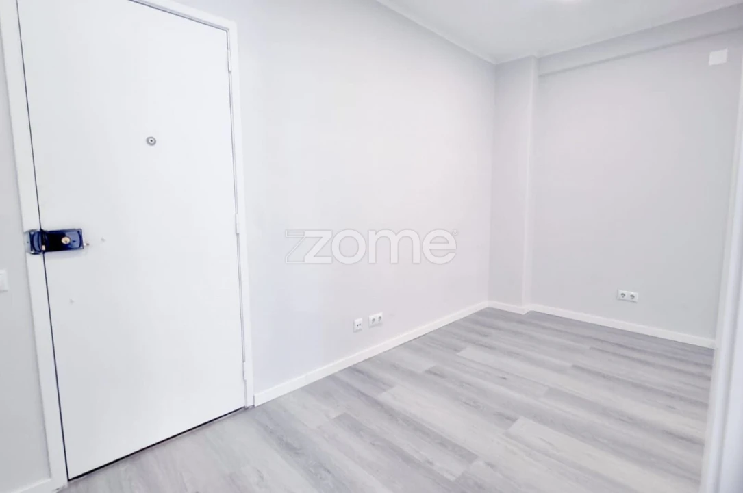 Apartamento T1 para Venda em Venteira Foto 7