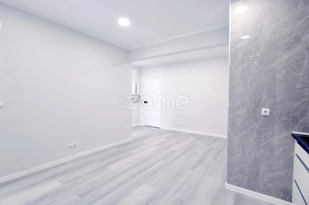 Apartamento T1 para Venda em Venteira Foto 4