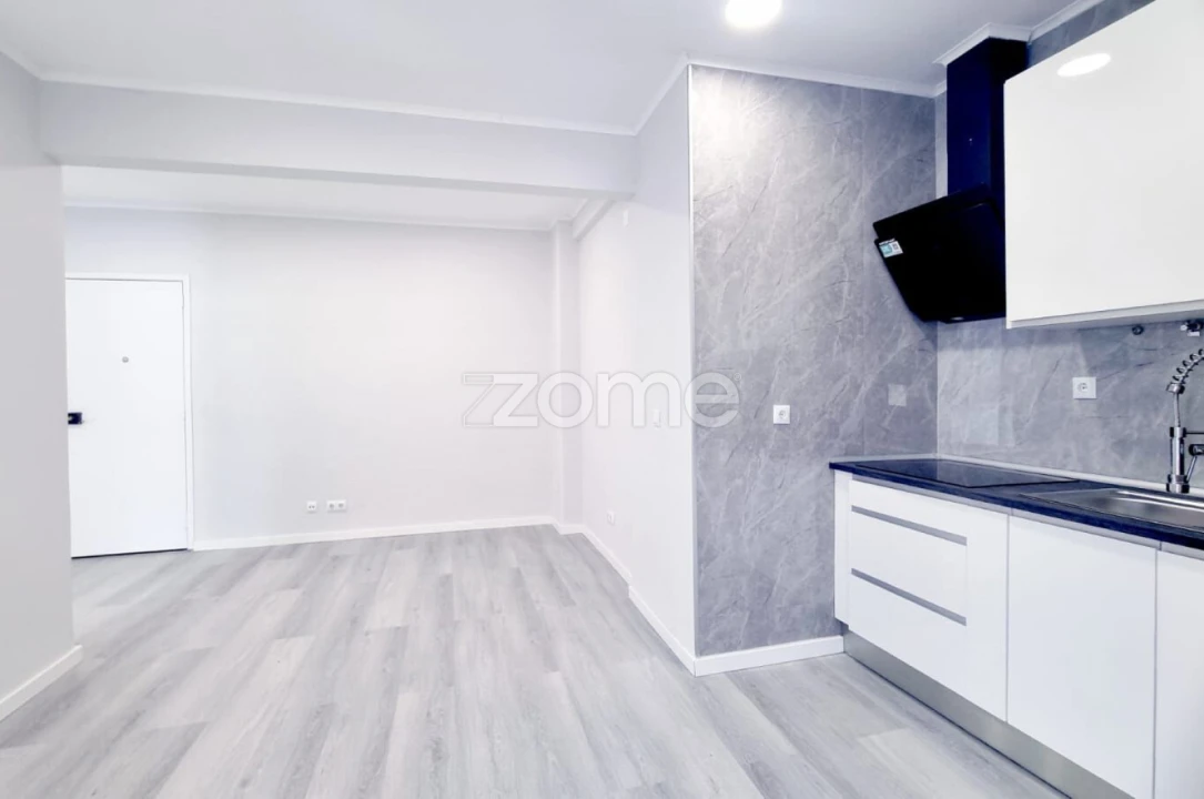 Apartamento T1 para Venda em Venteira Foto 6