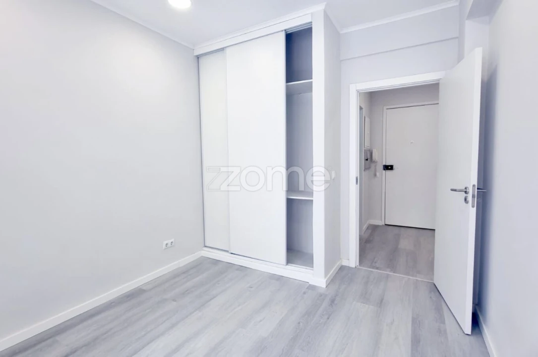 Apartamento T1 para Venda em Venteira Foto 11
