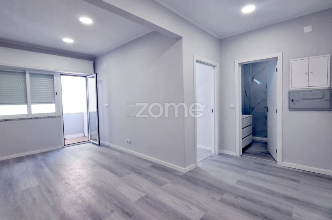 Apartamento T1 para Venda em Venteira Foto 5