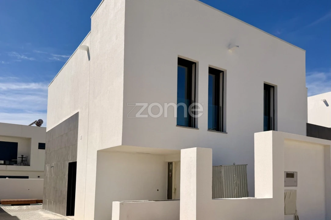 Moradia T4 para Venda em São Domingos de Rana Foto 1