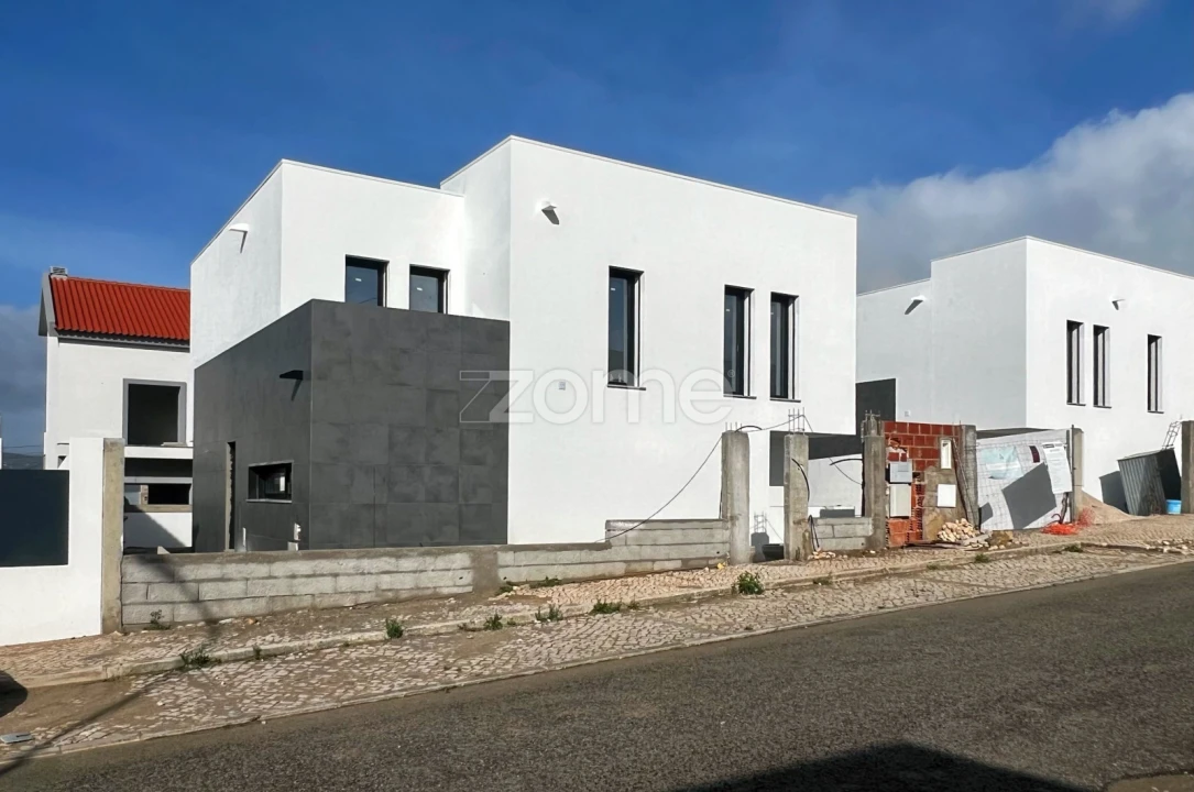 Moradia T4 para Venda em São Domingos de Rana Foto 24
