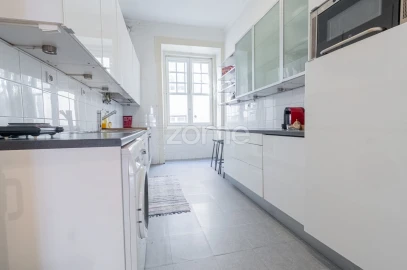 Apartamento T4 para Venda em Santa Maria Maior