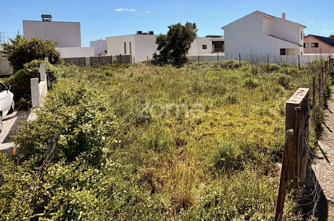 Terreno para Venda em São Domingos de Rana Foto 1