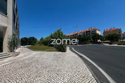 Negócio para Arrendamento em Carcavelos e Parede