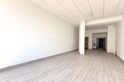 Negócio para Arrendamento em Carcavelos e Parede