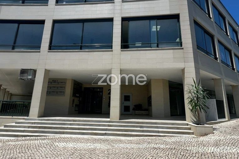 Negócio para Arrendamento em Carcavelos e Parede Foto 2