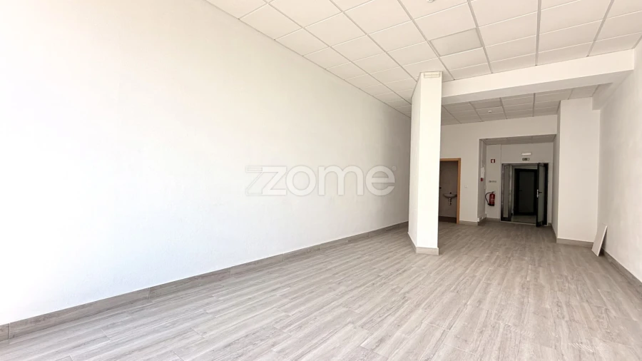 Negócio para Arrendamento em Carcavelos e Parede