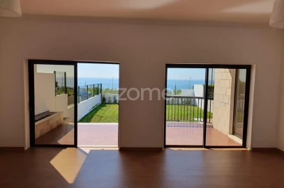 Moradia T3 para Arrendamento em Carcavelos e Parede