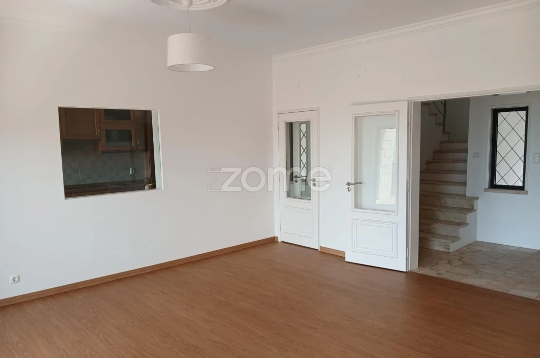 Moradia T3 para Arrendamento em Carcavelos e Parede Foto 6