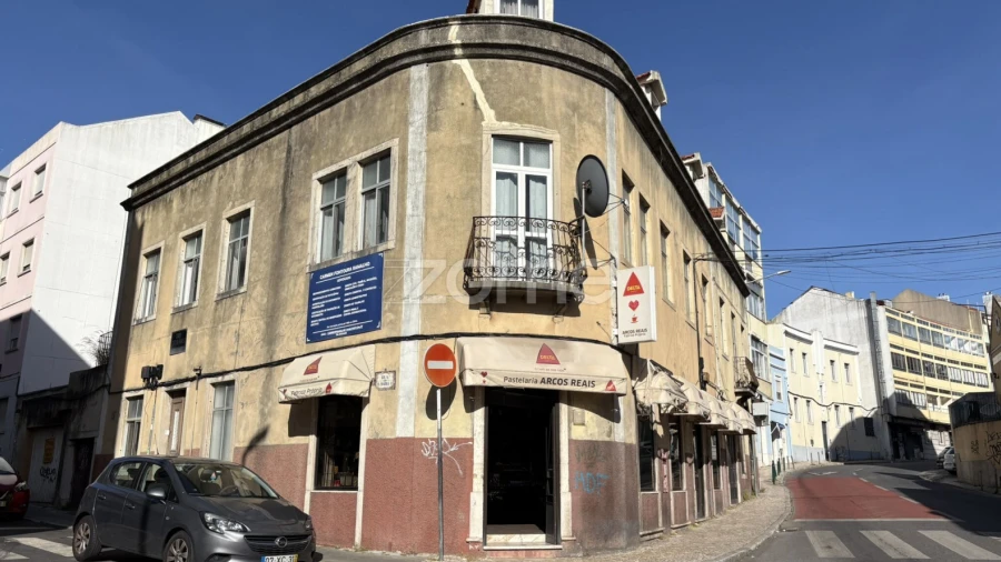 Prédio para Venda em Queluz e Belas