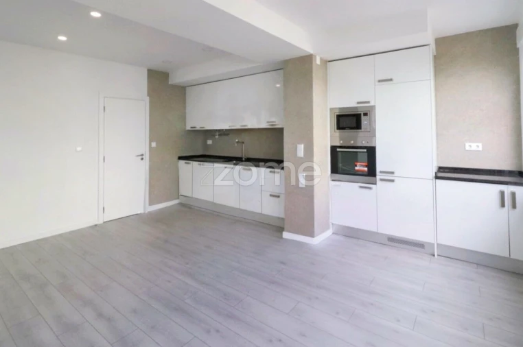 Apartamento T2 para Venda em Alvalade Foto 2
