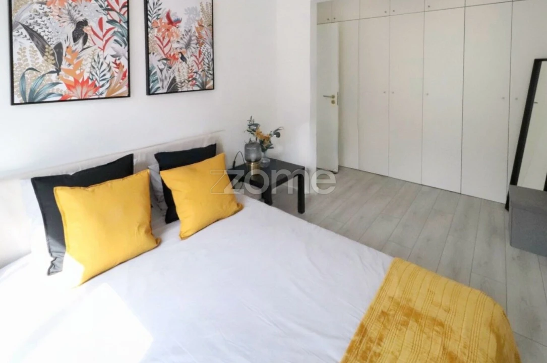 Apartamento T2 para Venda em Alvalade Foto 6