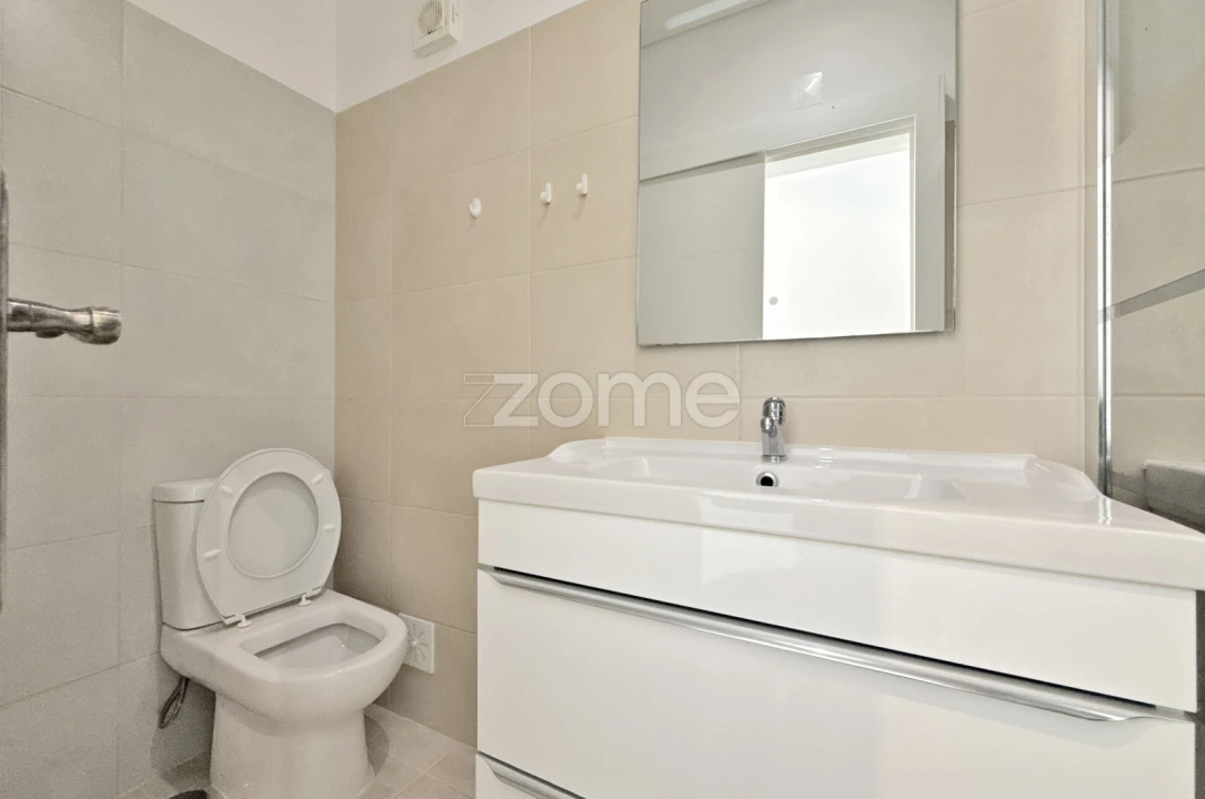Apartamento T1 para Venda em Camarate, Unhos e Apelação Foto 15