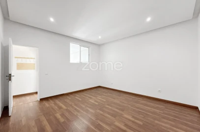 Apartamento T1 para Venda em Camarate, Unhos e Apelação