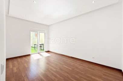 Apartamento T1 para Venda em Camarate, Unhos e Apelação
