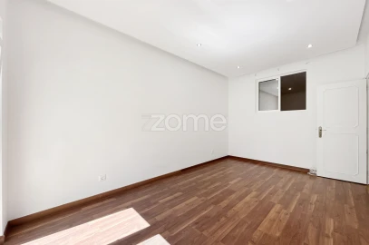Apartamento T1 para Venda em Camarate, Unhos e Apelação