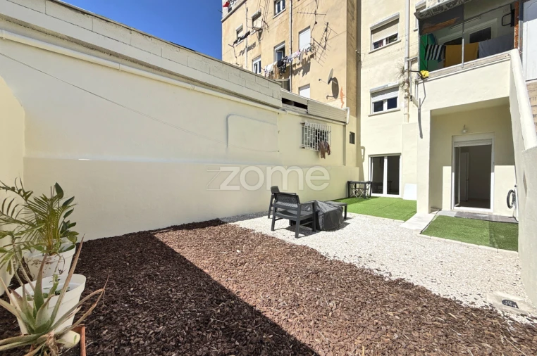 Apartamento T1 para Venda em Camarate, Unhos e Apelação Foto 17