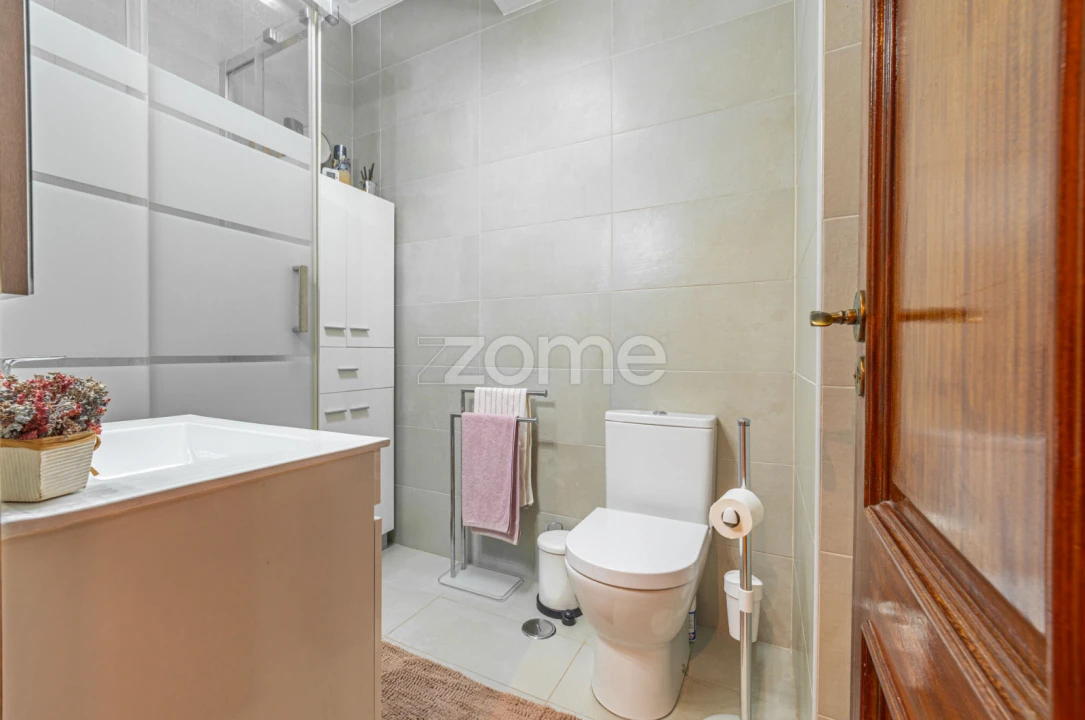 Apartamento T2 para Venda em Águas Livres Foto 7