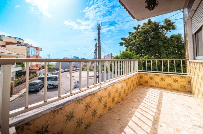 Moradia T4 para Venda em Camarate, Unhos e Apelação